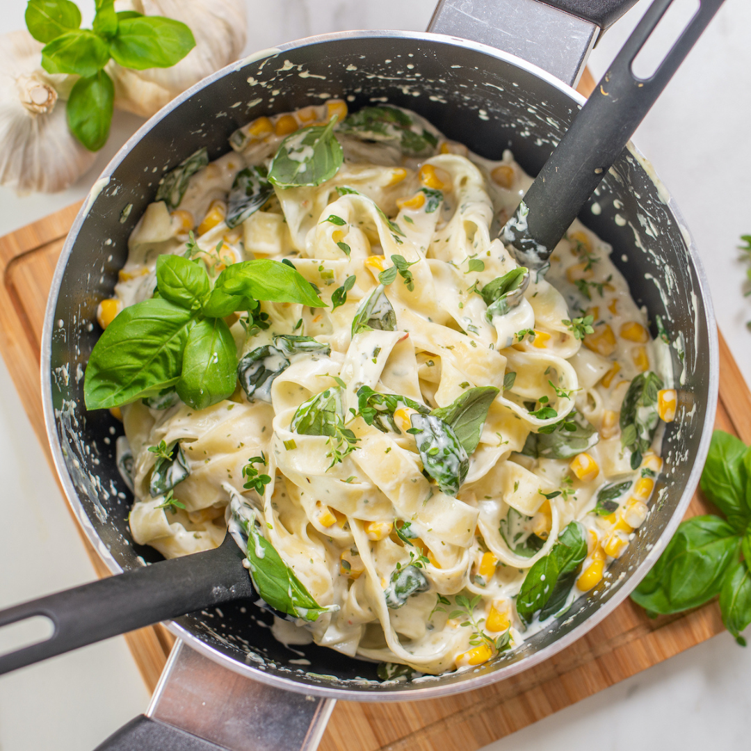 Cremige Tagliatelle mit Mais und Frische